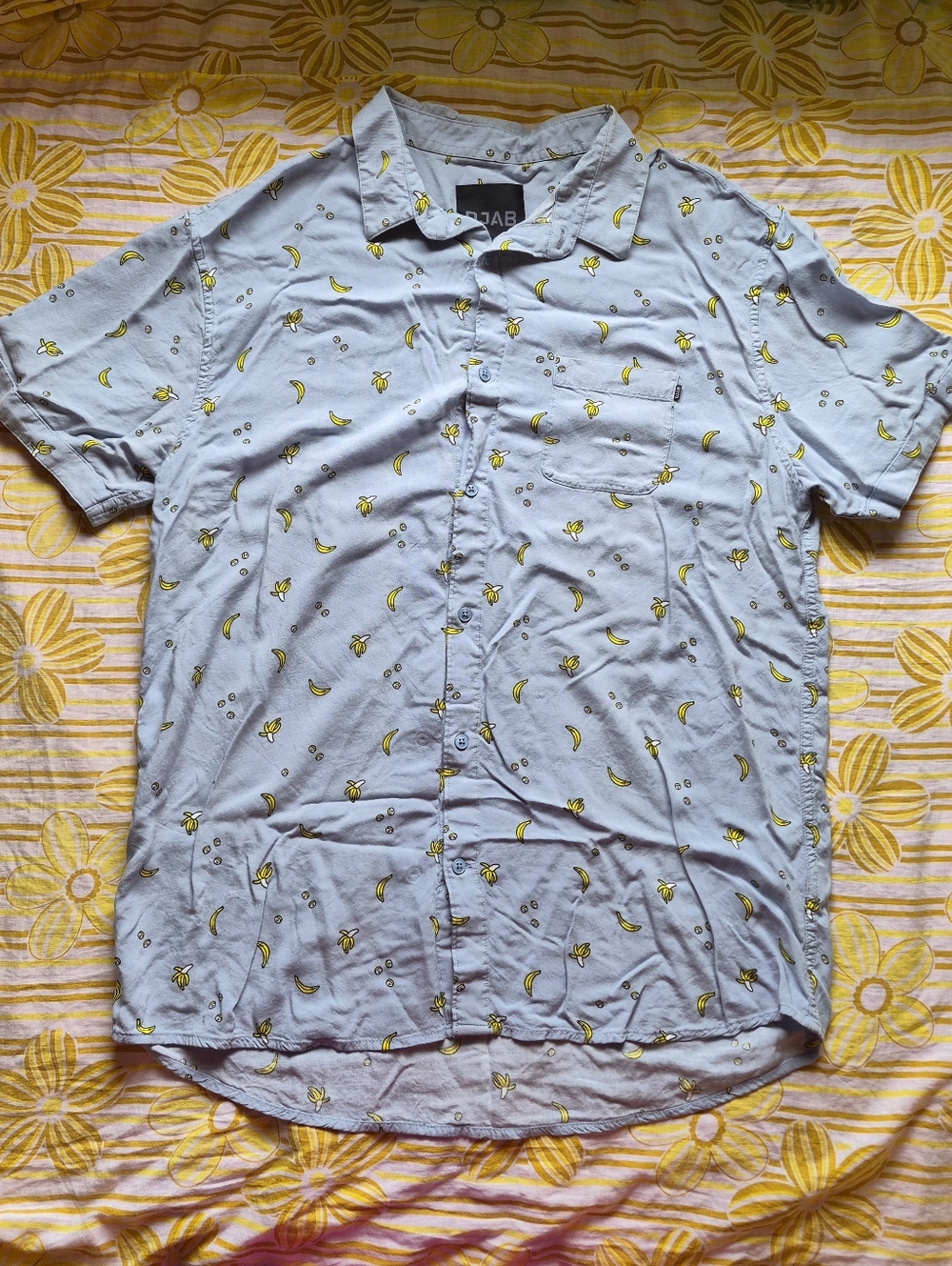 Casual Light Blue Short-Sleeve Button-Down Shirt with Yellow Banana Print